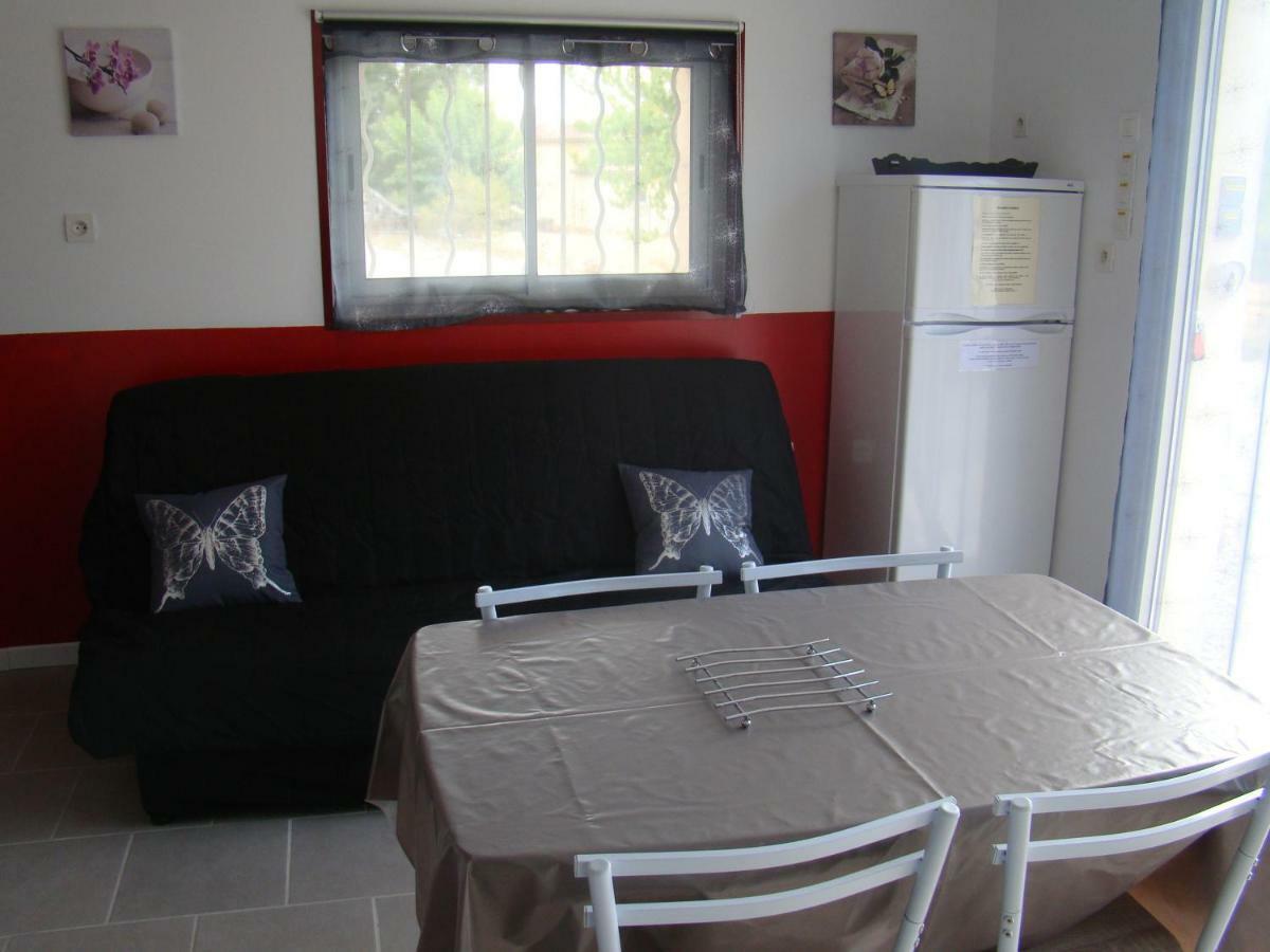 Studio/Gite Les Papillons Lablachère 外观 照片
